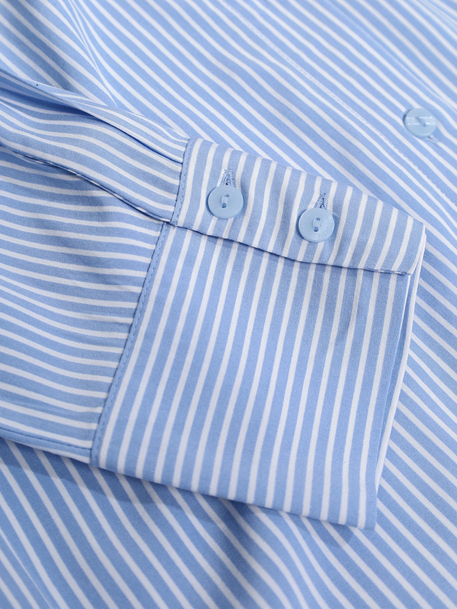 Блуза с бантом в полоску голубого цвета из вискозы